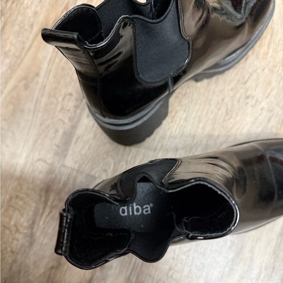 Diba • Platform Pull On Boots - Picture 8 of 9